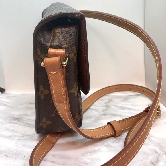 Authentic Louis Vuitton MM Saint Cloud Crossbody Bag, made in USA. - Picture 8 of 16